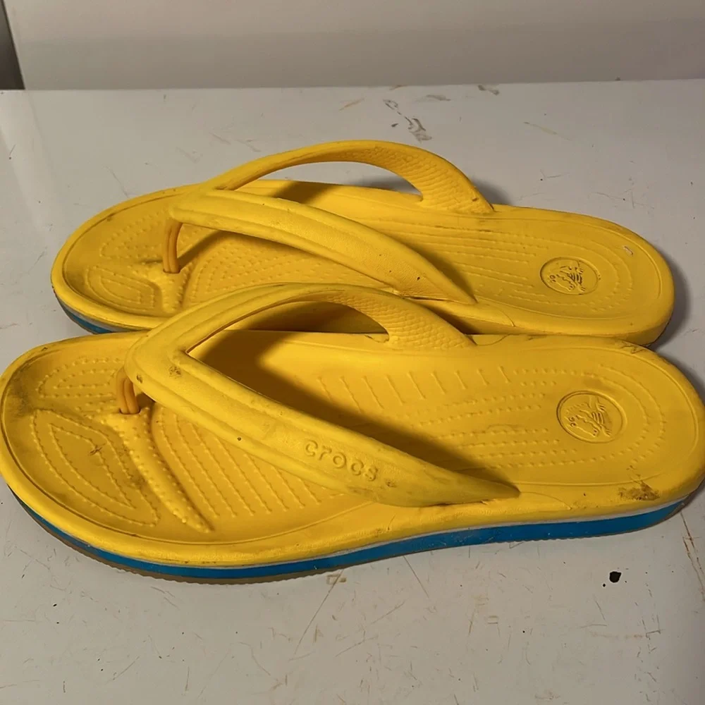 Crocs Retro Wedge Flip Flop Thong Sandal Yellow/Blue W 9/M 7 Unisex